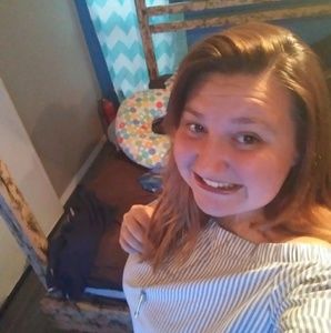 Meet your Posher, Danielle